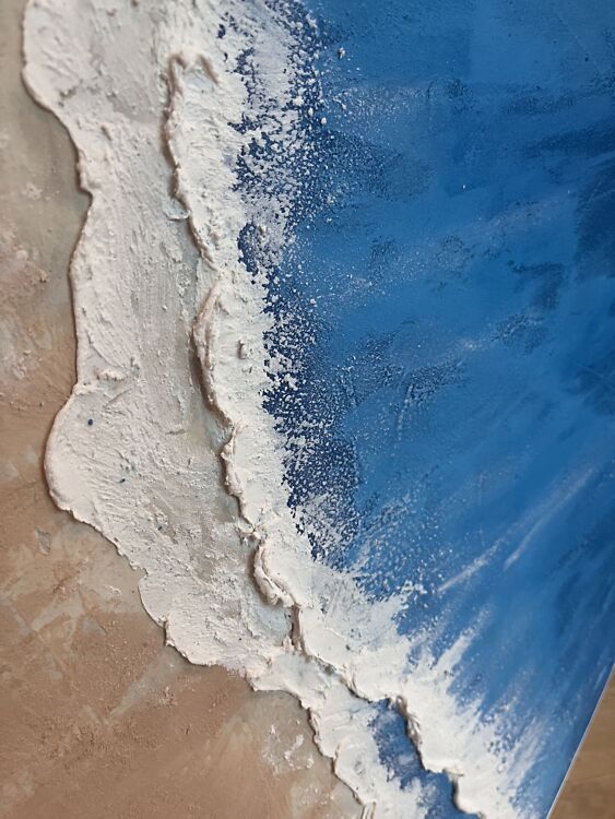 Struktuurne akrüülmaal lõuendpapil "Sandy Beach". Kujutatud sinist vett, pruuni liivaranda ja ühte valget vahust veeriba.