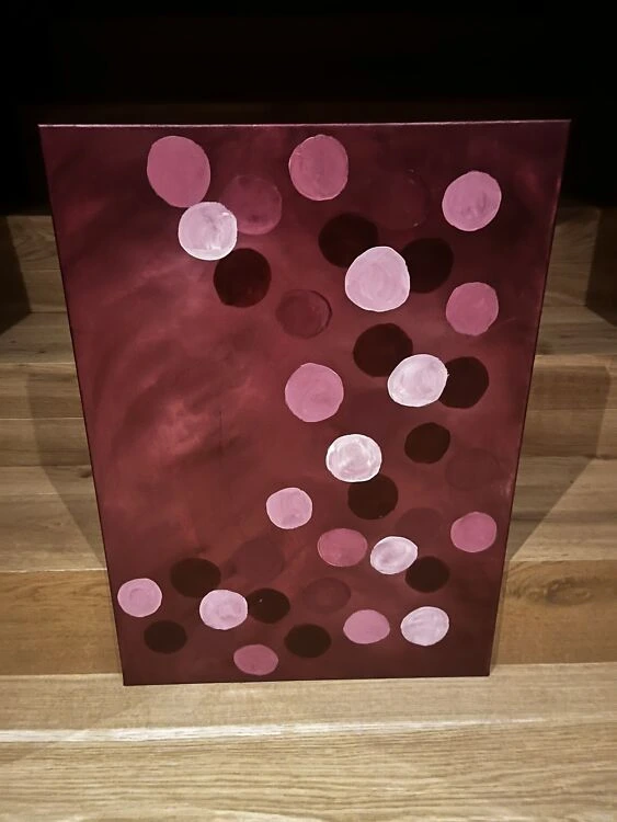 Akrüülmaal lõuendil "Bubble effect". Lillakad ja roosad mummud 3D-efektiga, valged heledamad toonid pealpool loovad varju ja sügavuse.