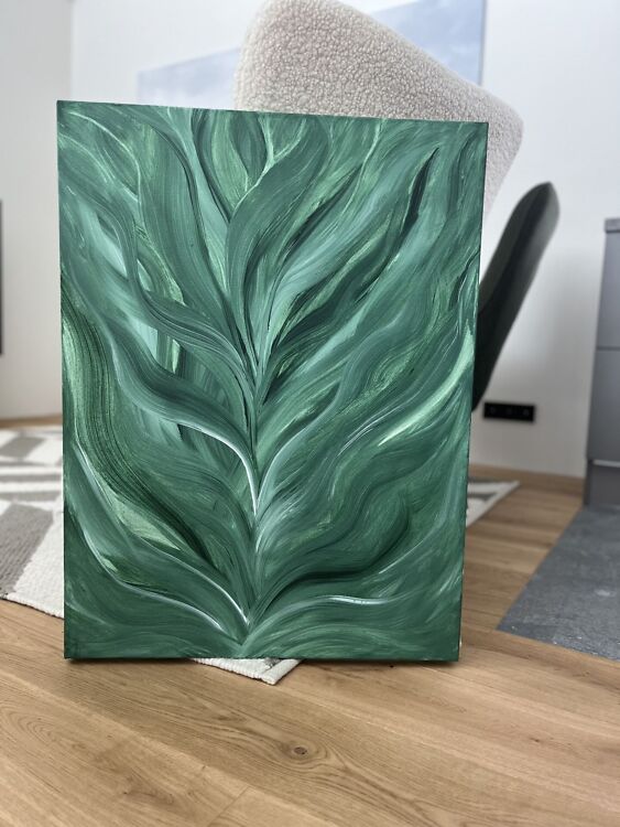 silky flowerpower orgaaniline roheline ja valge abstraktne maal voolavate lillelehtedega, autor the flos edit.