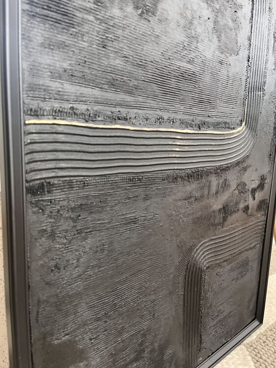 Suur 60x90 cm struktuurne akrüülmaal Black and Gold Edition. Mustal taustal reljeefne kuldne muster.